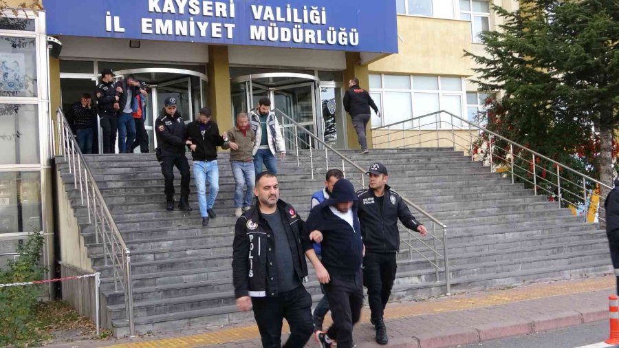 Narkotik Polisi 2 Günde 12 Zehir Tacirini Yakaladı