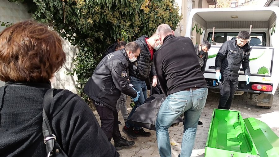 Yalnız Yaşadığı Evinde Ölü Bulundu