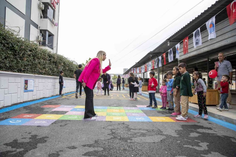 Mersin’de İkinci Çocuk Sokağı Açıldı