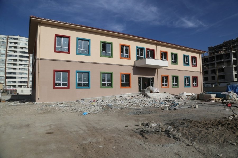 Yıldırım Beyazıt Mahallesi’nde İlkokul Ve Anaokulu Hızla Tamamlanıyor
