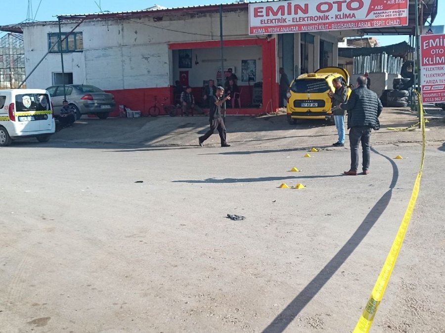 Seyir Halindeki Kamyonete Silahlı Saldırı