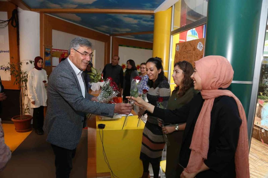 Döşemealtı’nda 24 Kasım Öğretmenler Günü Kutlandı