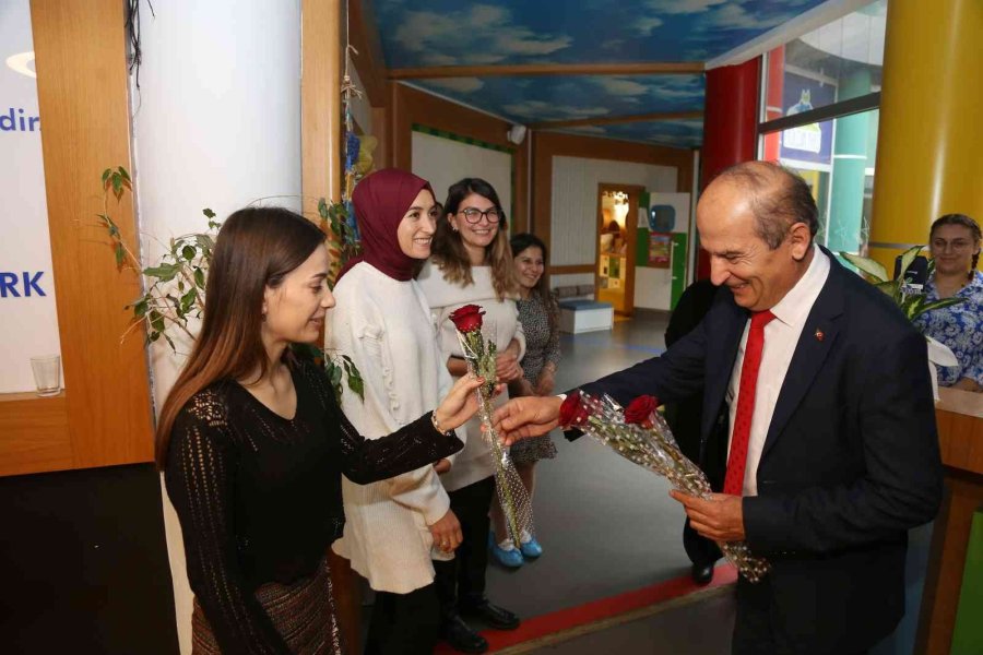 Döşemealtı’nda 24 Kasım Öğretmenler Günü Kutlandı