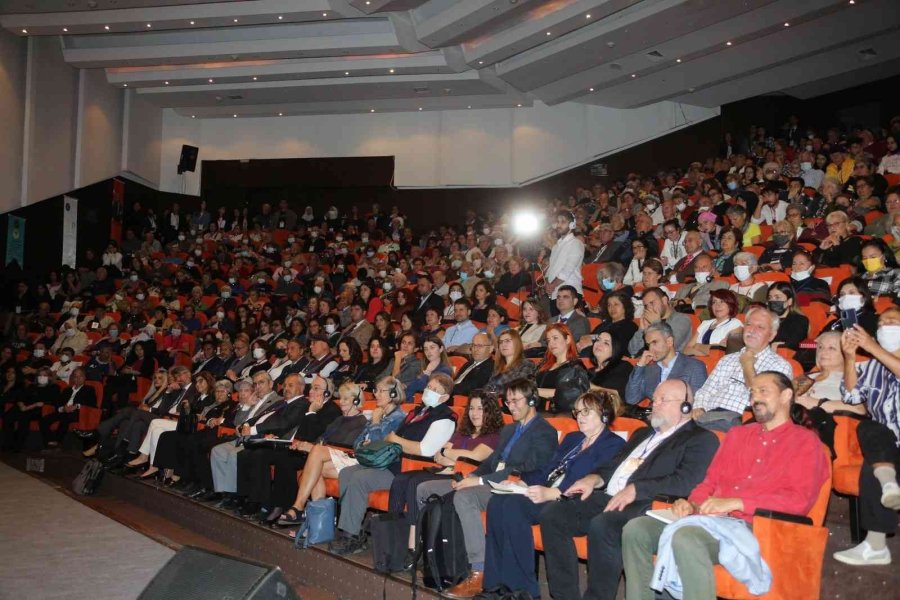 Uluslararası Sosyal Ve Uygulamalı Gerontoloji Sempozyumu Düzenlendi