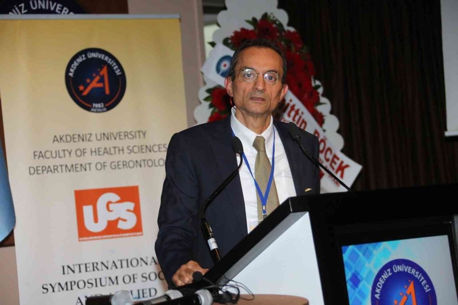 Uluslararası Sosyal Ve Uygulamalı Gerontoloji Sempozyumu Düzenlendi