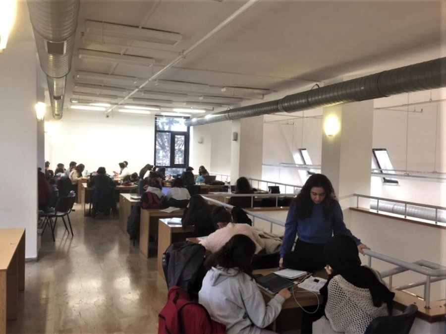 Vize Haftasının Son Günlerine Rağmen Kütüphanedeki Kalabalık Azalmadı