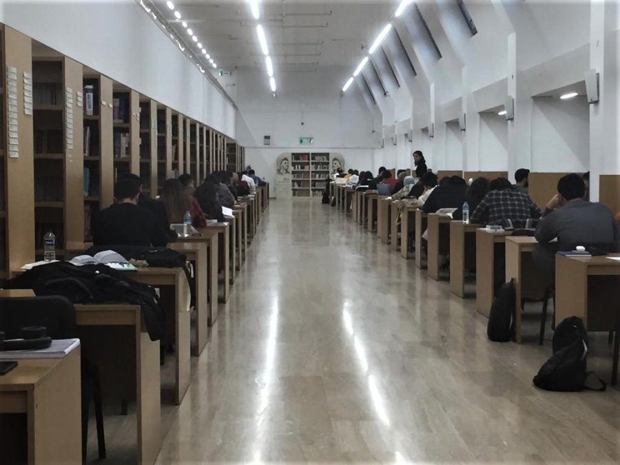 Vize Haftasının Son Günlerine Rağmen Kütüphanedeki Kalabalık Azalmadı