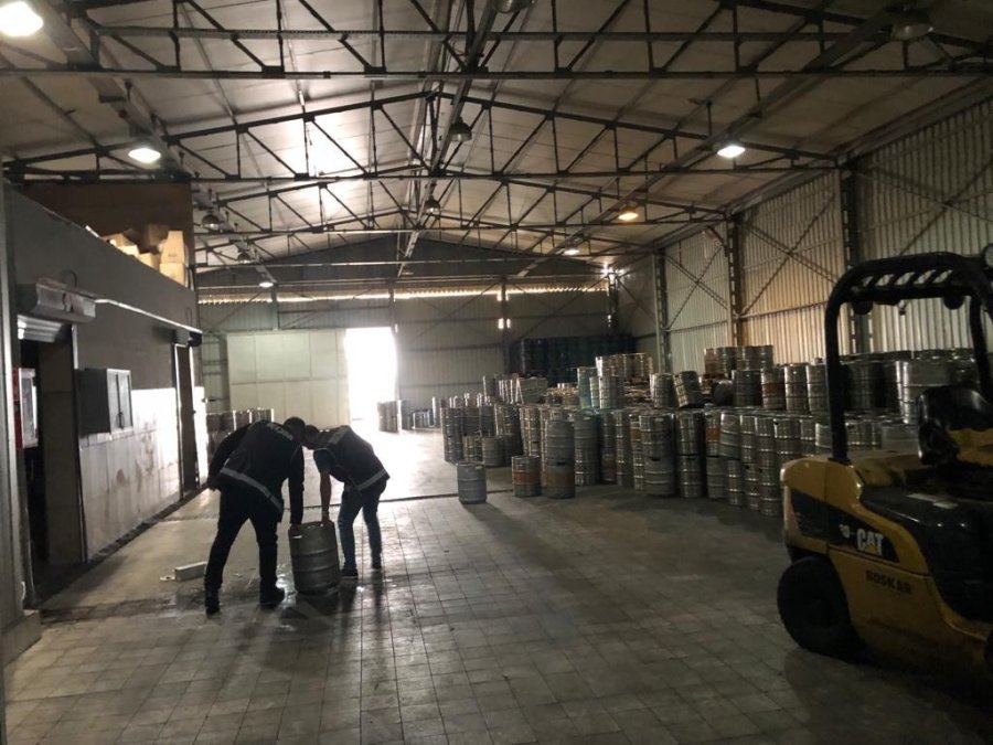 Antalya’da Kaçak Alkol Ve Elektronik Sigara Operasyonu: 112 Bin 200 Litre Alkol Ele Geçirildi