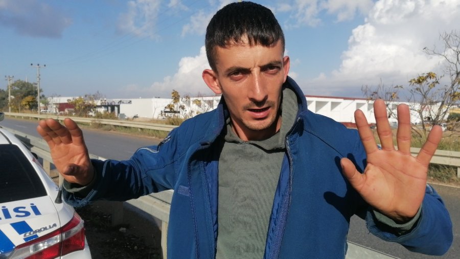 Otomobilinin Camındaki Filmle Yakalandı, Film Gibi Savunmayla Pes Dedirtti