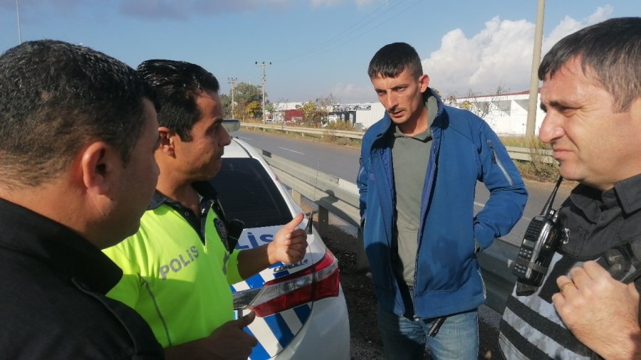 Otomobilinin Camındaki Filmle Yakalandı, Film Gibi Savunmayla Pes Dedirtti