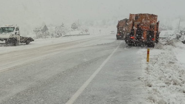 1825 Metre Rakımlı Alacabel’e Mevsimin İlk Karı Yağdı