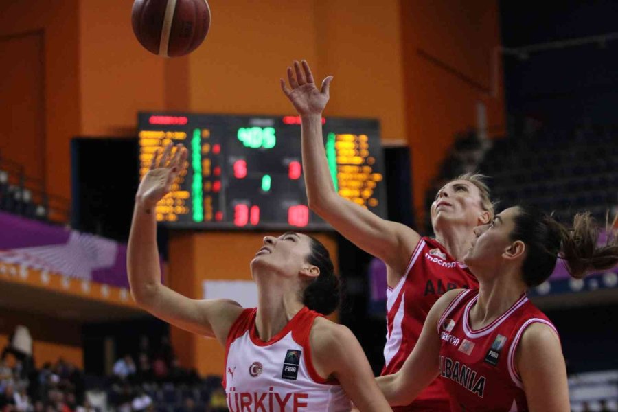 Türkiye, Arnavutluk’u Rahat Geçti