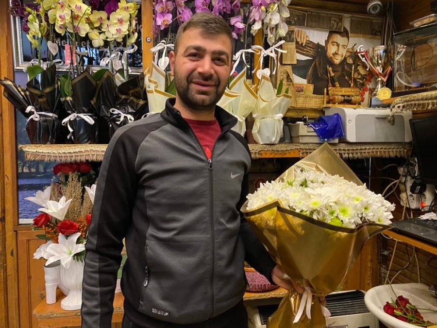 Çiçekçilerde Öğretmenler Günü Mesaisi Yoğun Geçiyor