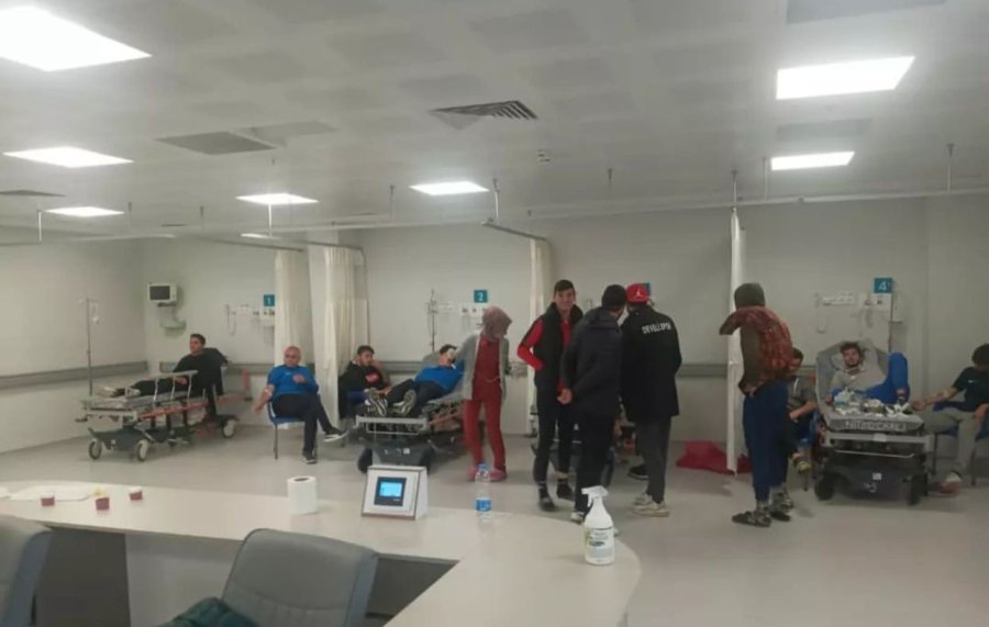 Develigücü’nde 17 Kişi Zehirlendi