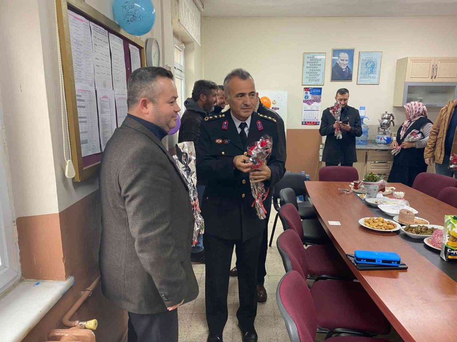 İl Jandarma Komutanı Ve Emniyet Müdürü 24 Kasım’da Okulları Gezdi