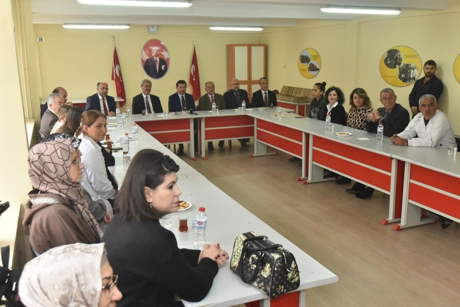 Hasan Kılca: “her Zaman Öğretmen Ve Öğrencilerin Yanındayız”