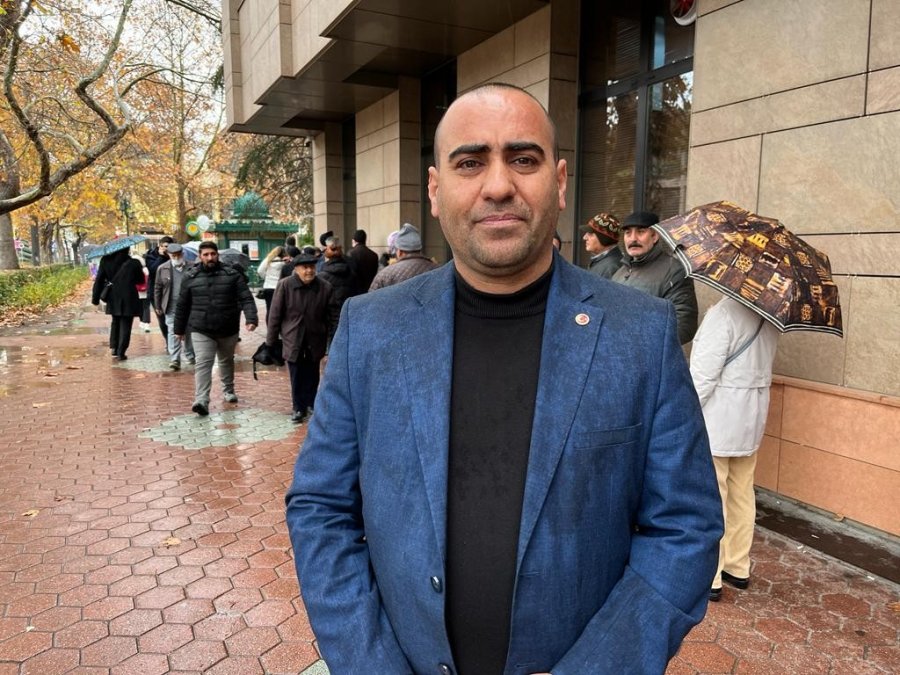 Zam Söylentisi Uzun Kuyruklar Oluşturdu