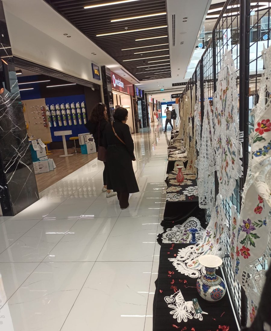 Kaymek Dantel Anglez El Sanatları Sergisi’ne Yoğun İlgi