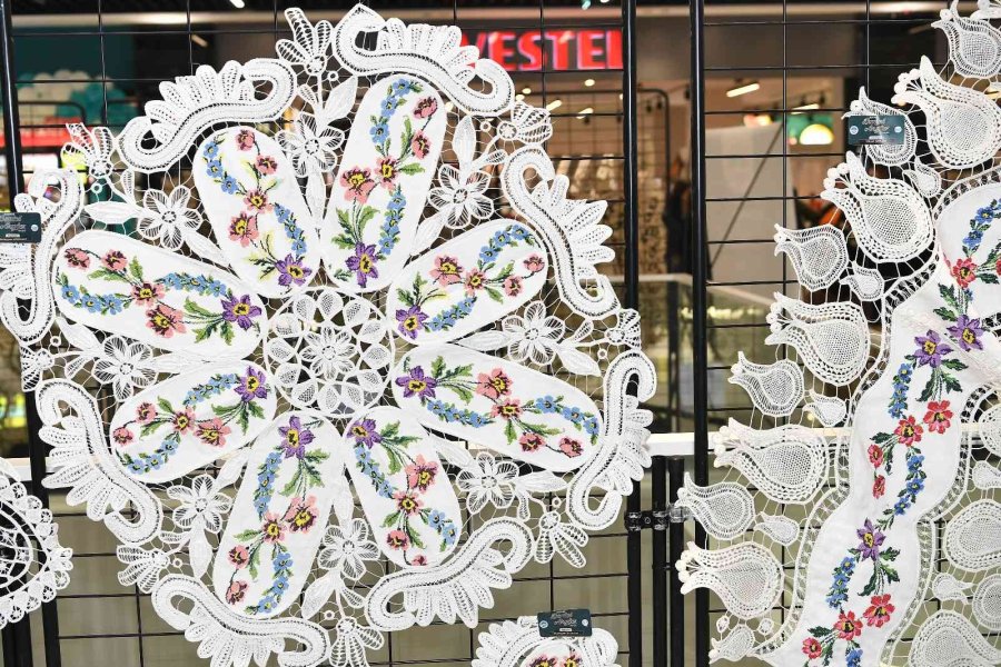 Kaymek Dantel Anglez El Sanatları Sergisi’ne Yoğun İlgi