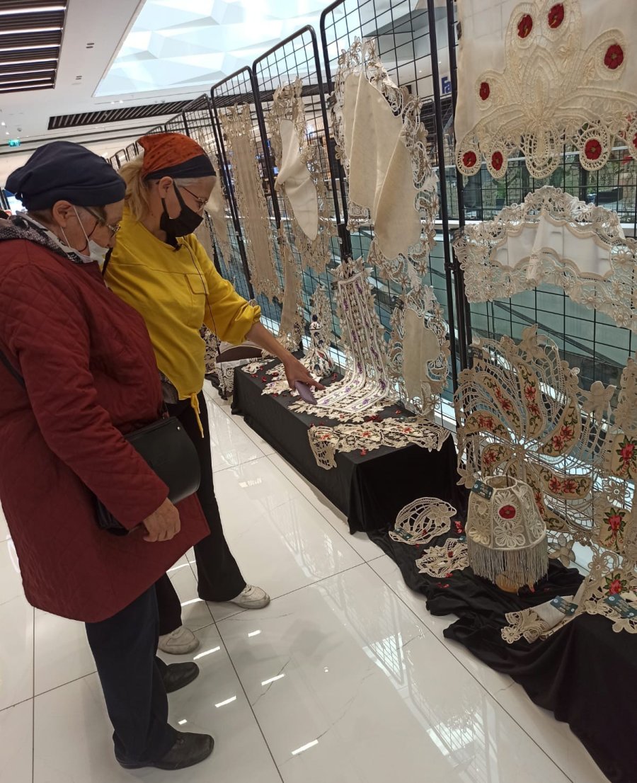 Kaymek Dantel Anglez El Sanatları Sergisi’ne Yoğun İlgi