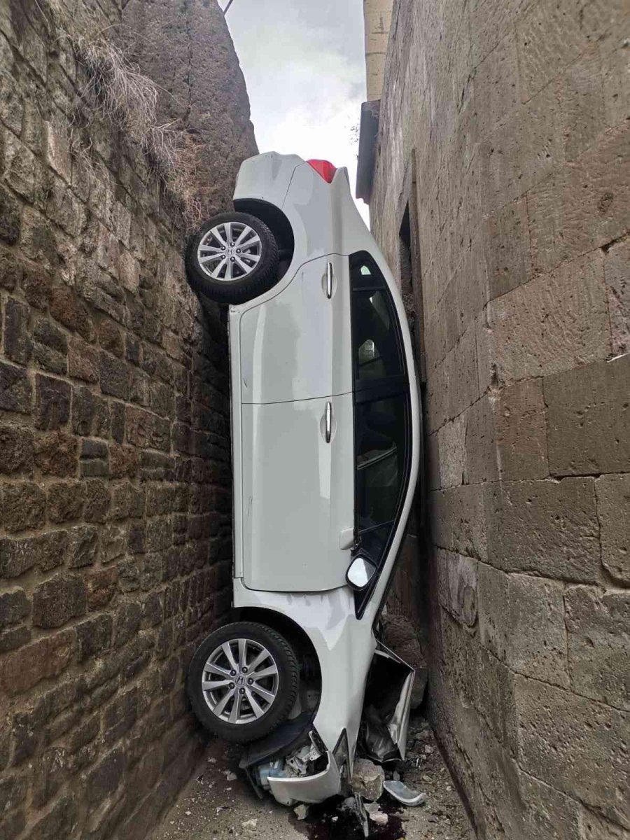 Otoparktan Aşağı Uçtular