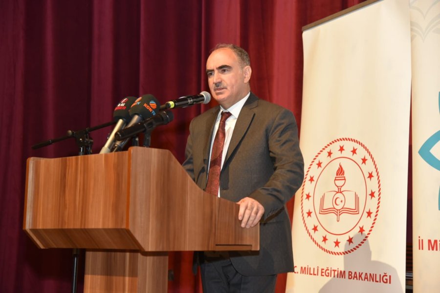 Konya’da Öğretmenler Günü Çeşitli Etkinliklerle Kutlandı