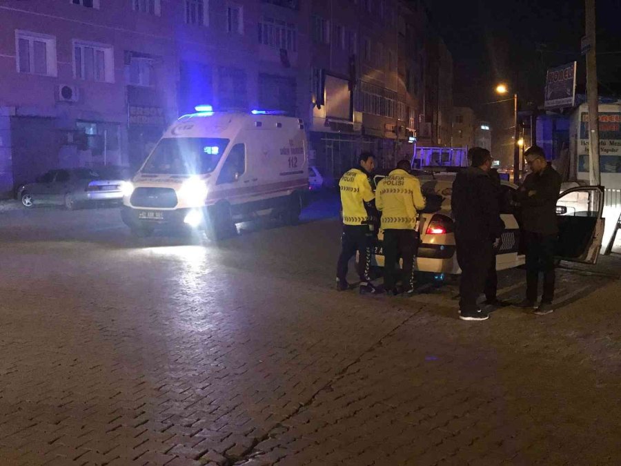 Kamyonet Sürücüsü Yayaya Çarpıp Kaçtı