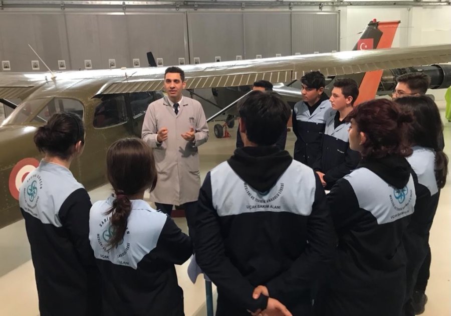 Geleceğin Havacılarını Yetiştiriyorlar