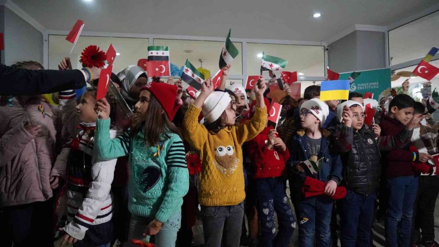 Savaş Mağduru Çocuklar Dünyaya “türkçe” Barış Mesajı Verdi