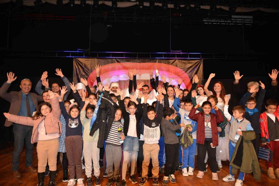 Öğrencilere Ağız Ve Diş Sağlığı Tiyatroyla Anlatıldı