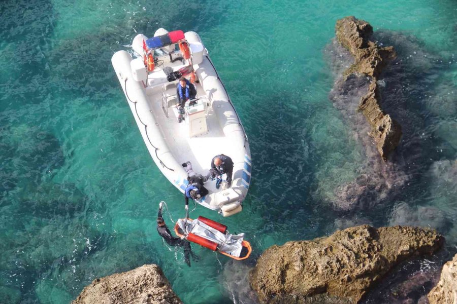 Falezlerde 22 Yaşında Bir Gencin Cesedi Bulundu