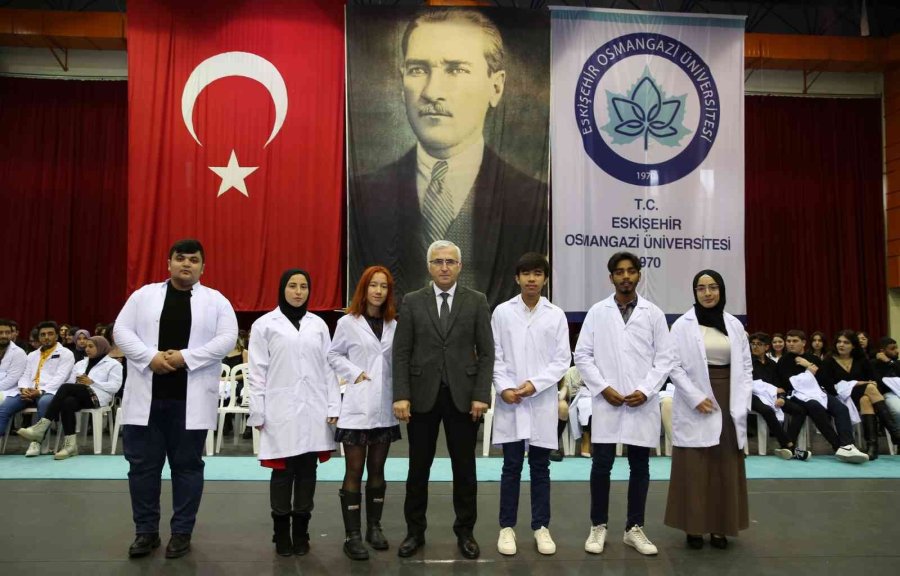 Esogü’lü Genç Diş Hekimi Adayları Beyaz Önlüklerini Giydi