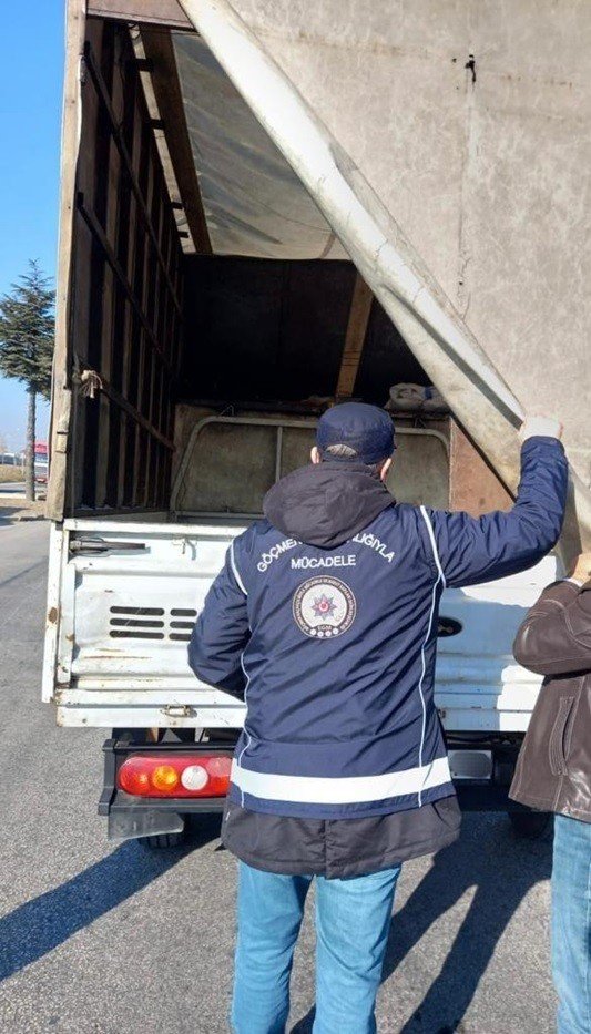 Eskişehir’de 275 Kaçak Göçmene 1 Milyon 650 Bin Lira Ceza Yazıldı