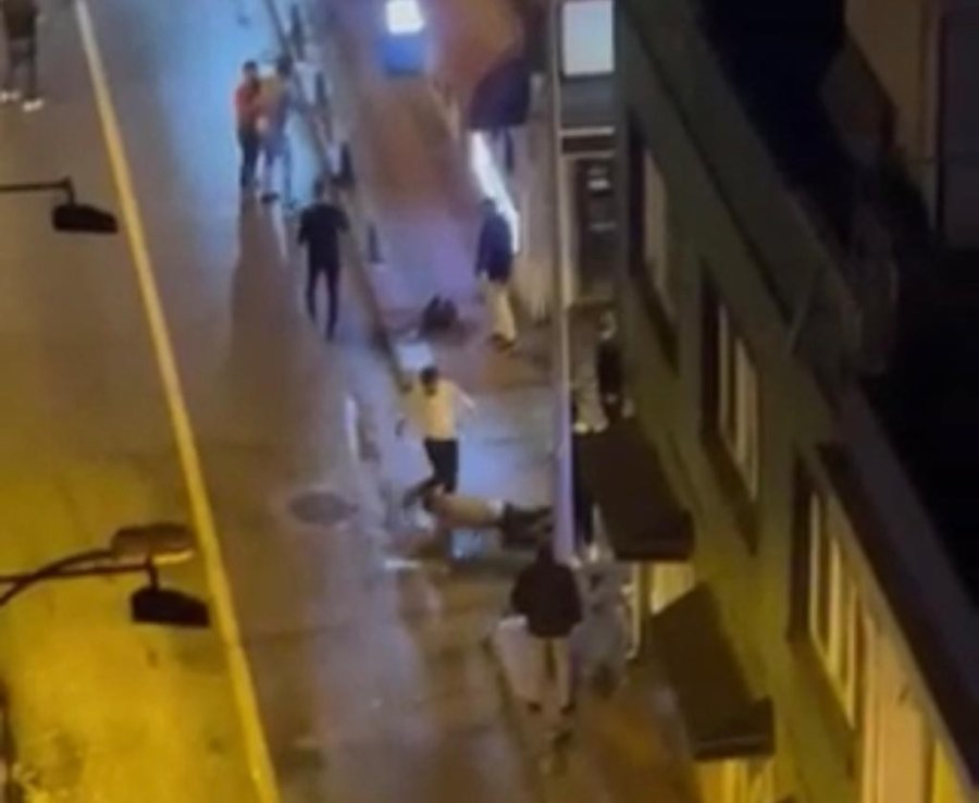 Eğlence Mekânındaki Çıkan Kavga Sokağa Taştı: 4 Yaralı, 5 Gözaltı