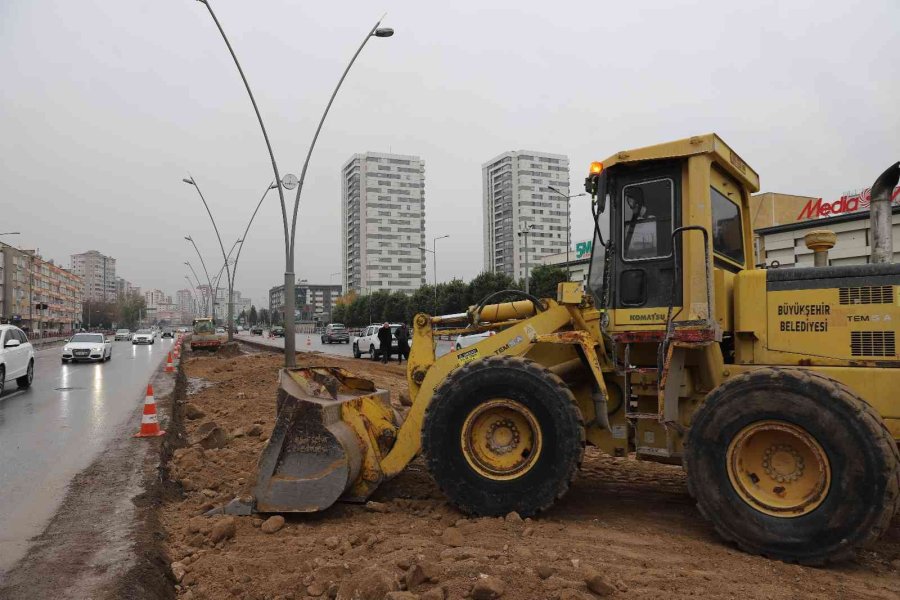 Başkan Büyükkılıç: “mkp Bulvarı’nda 47 İş Makinası Ve 100 Personel İle Çalışıyoruz”