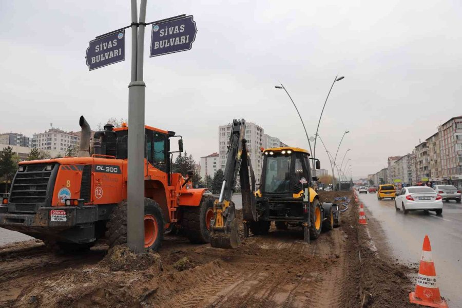 Başkan Büyükkılıç: “mkp Bulvarı’nda 47 İş Makinası Ve 100 Personel İle Çalışıyoruz”