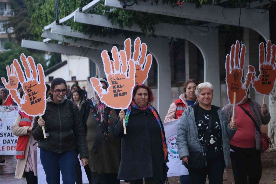 Kadına Yönelik Şiddete Karşı Yürüdüler