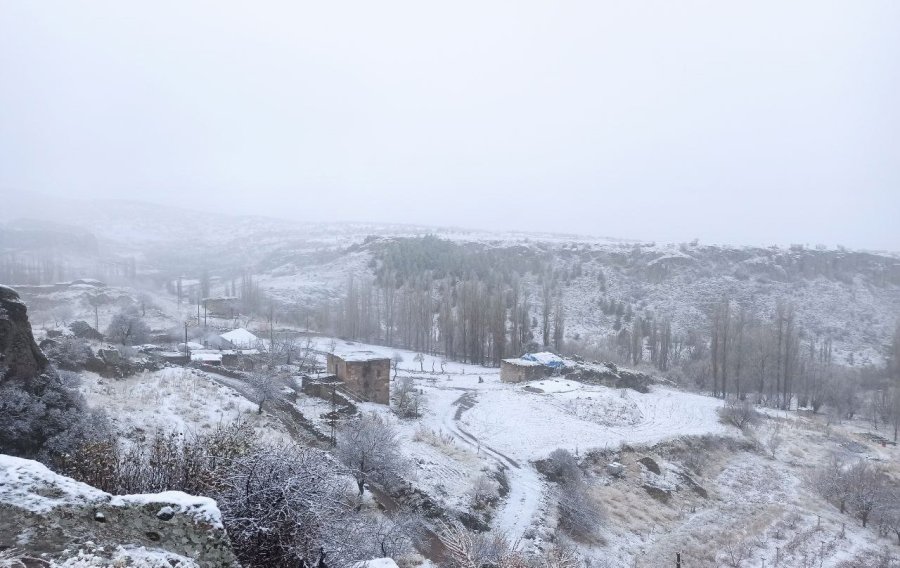 Aksaray’a Mevsimin İlk Karı Yağdı