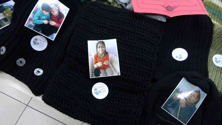 Öğrencilerin Ve Velilerin Ördüğü Atkı, Bere Ve Şapkalar Tunceli’deki Askerlere Gönderildi