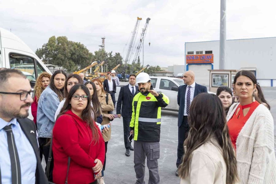 Kariyer Merkezi Lojistikçileri Sektöre Hazırlıyor
