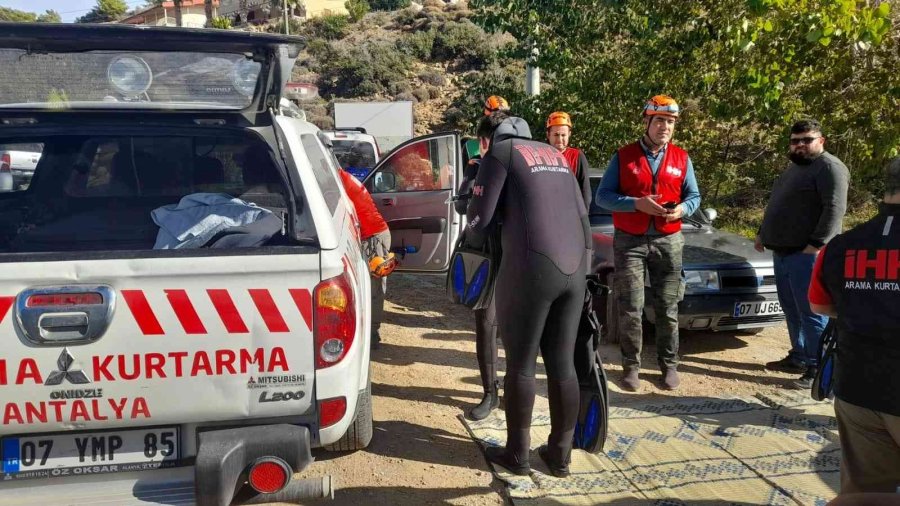 Dalgıçlar 21 Yaşındaki Sedanur’u Bulabilmek İçin Denizde Arama Yaptı