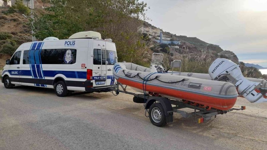 Dalgıçlar 21 Yaşındaki Sedanur’u Bulabilmek İçin Denizde Arama Yaptı