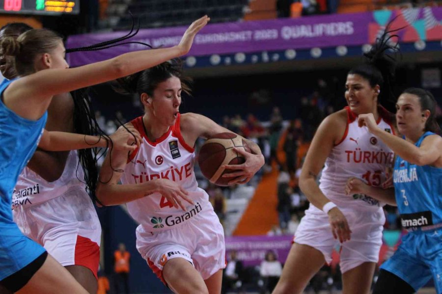 Türkiye, Slovenya Engelini Aştı