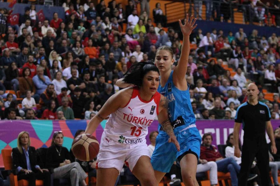 Türkiye, Slovenya Engelini Aştı