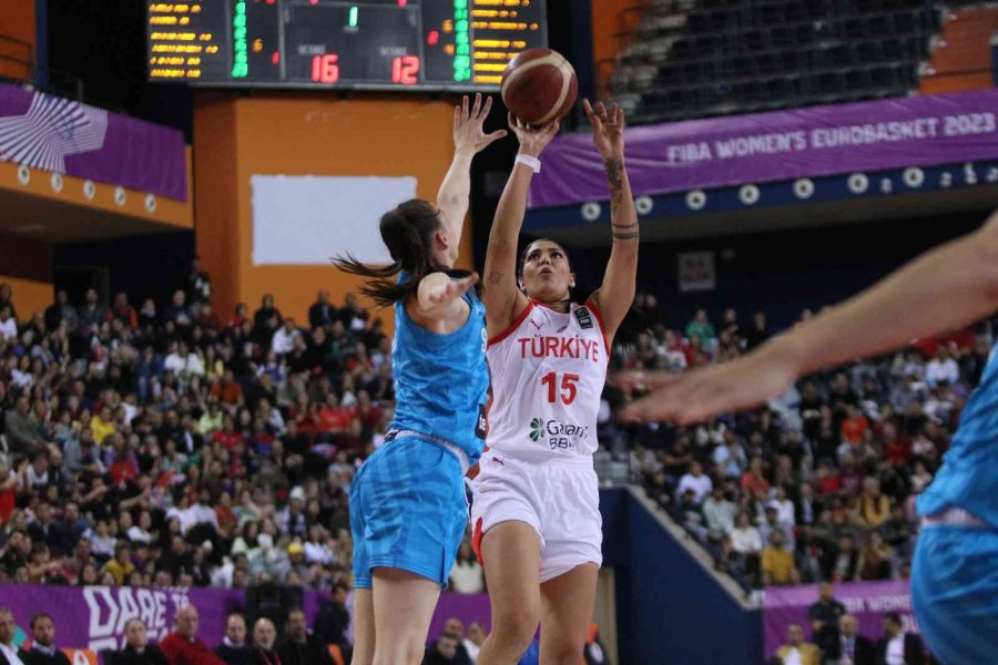 Türkiye, Slovenya Engelini Aştı