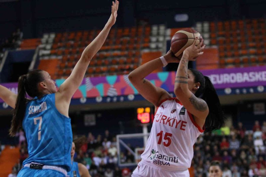 Türkiye, Slovenya Engelini Aştı