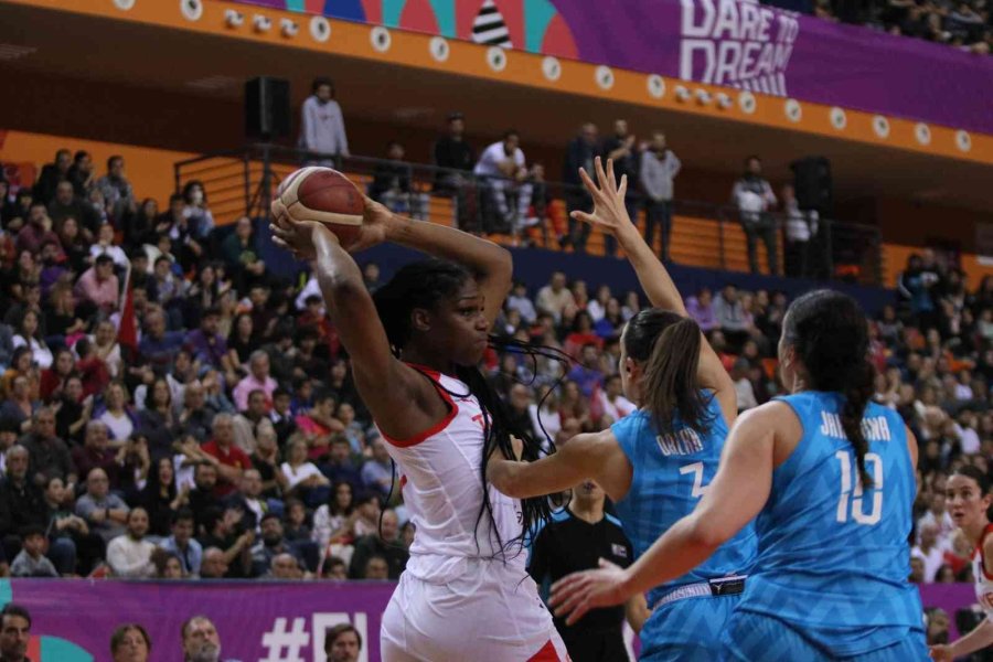 Türkiye, Slovenya Engelini Aştı