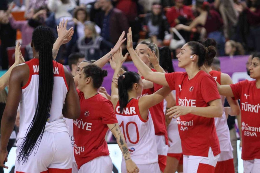 Türkiye, Slovenya Engelini Aştı