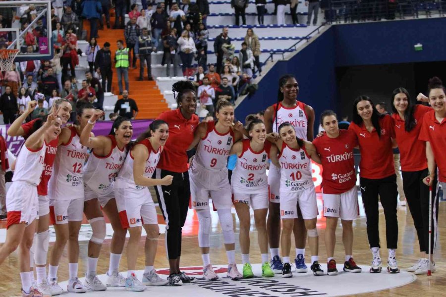 Türkiye, Slovenya Engelini Aştı