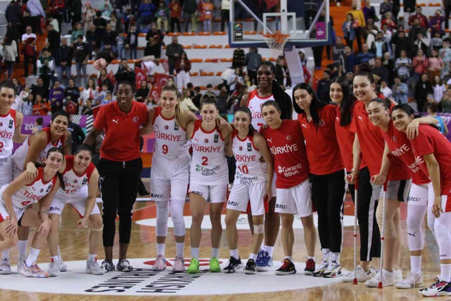 Türkiye, Slovenya Engelini Aştı